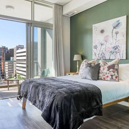 קייפטאון Backup-Powered Colourfull City Balcony Apartment מראה חיצוני תמונה