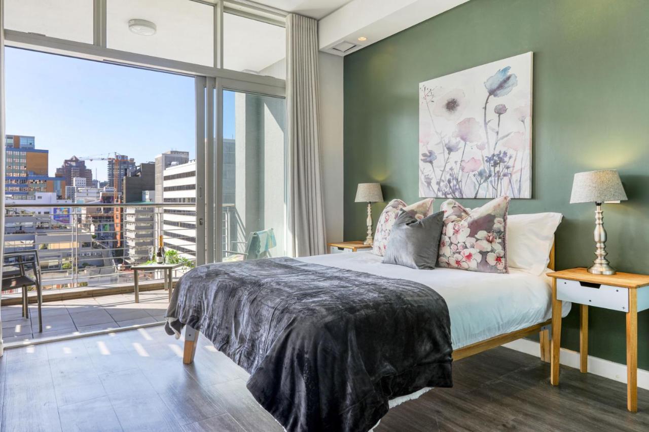 קייפטאון Backup-Powered Colourfull City Balcony Apartment מראה חיצוני תמונה