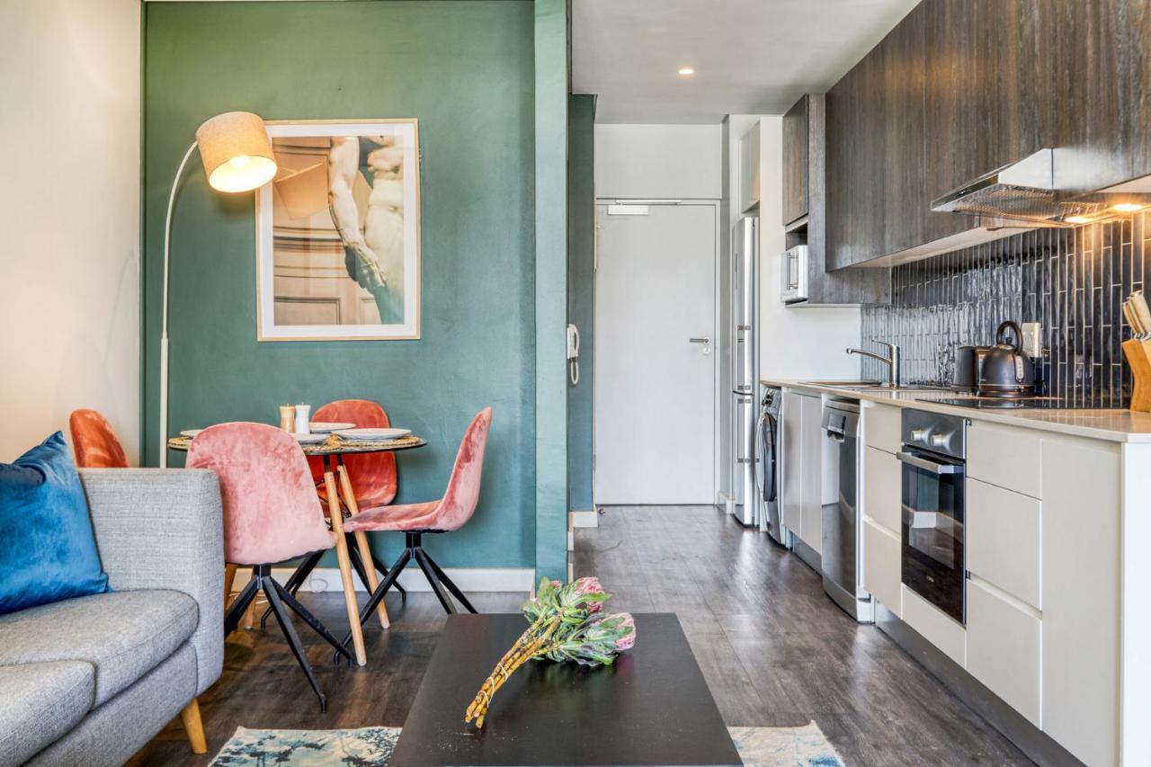 קייפטאון Backup-Powered Colourfull City Balcony Apartment מראה חיצוני תמונה